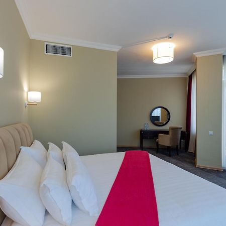 Hotel Aisi บาทูมิ ภายนอก รูปภาพ
