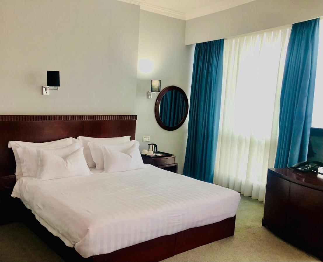 Hotel Aisi บาทูมิ ภายนอก รูปภาพ