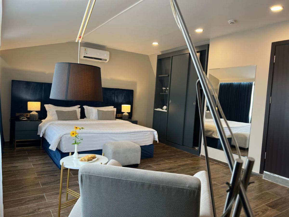 Hotel Aisi บาทูมิ ภายนอก รูปภาพ