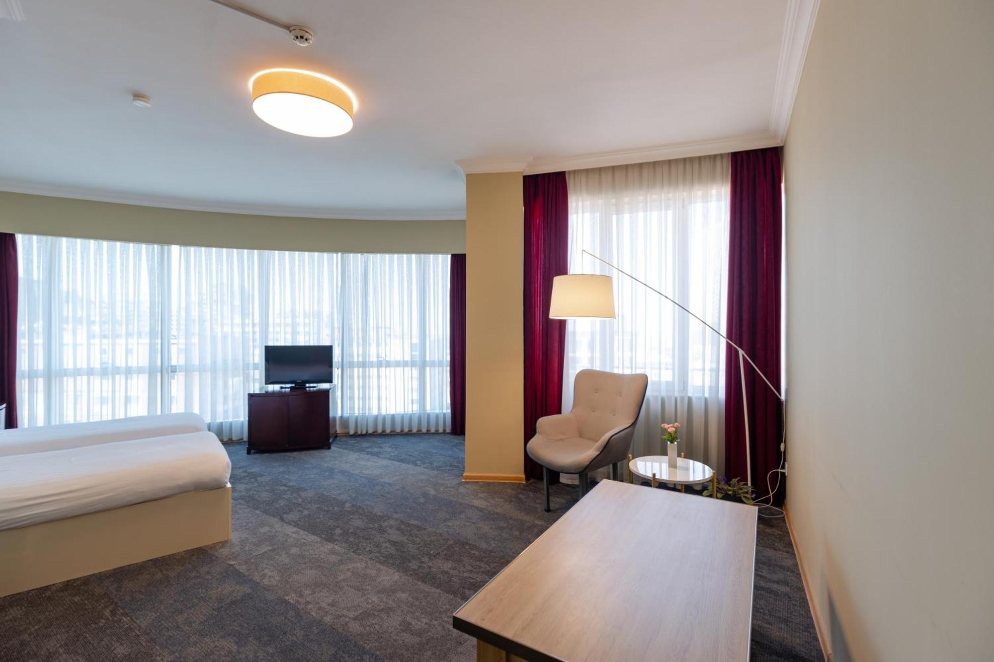 Hotel Aisi บาทูมิ ภายนอก รูปภาพ