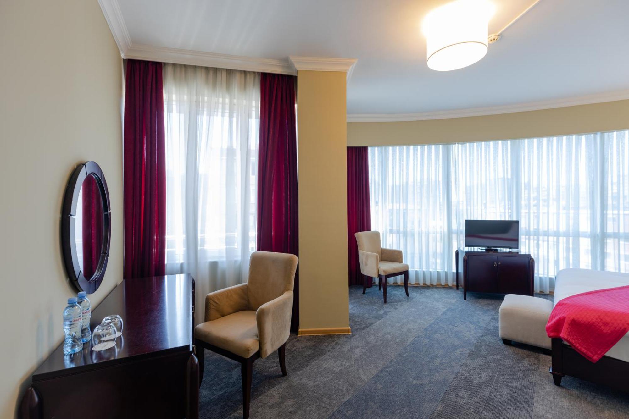 Hotel Aisi บาทูมิ ภายนอก รูปภาพ