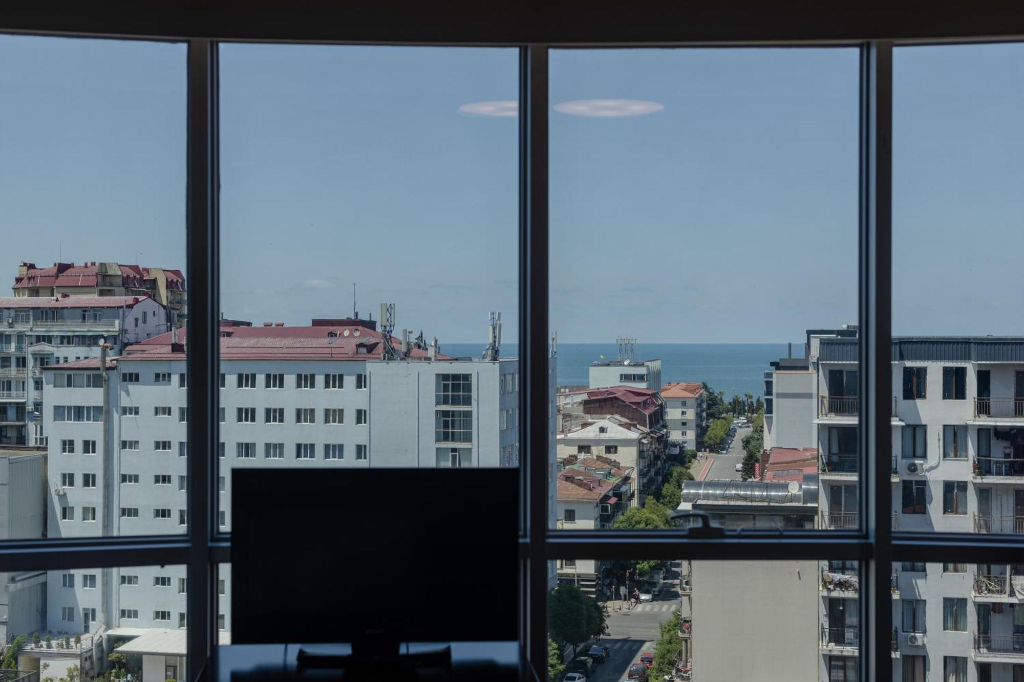 Hotel Aisi บาทูมิ ภายนอก รูปภาพ