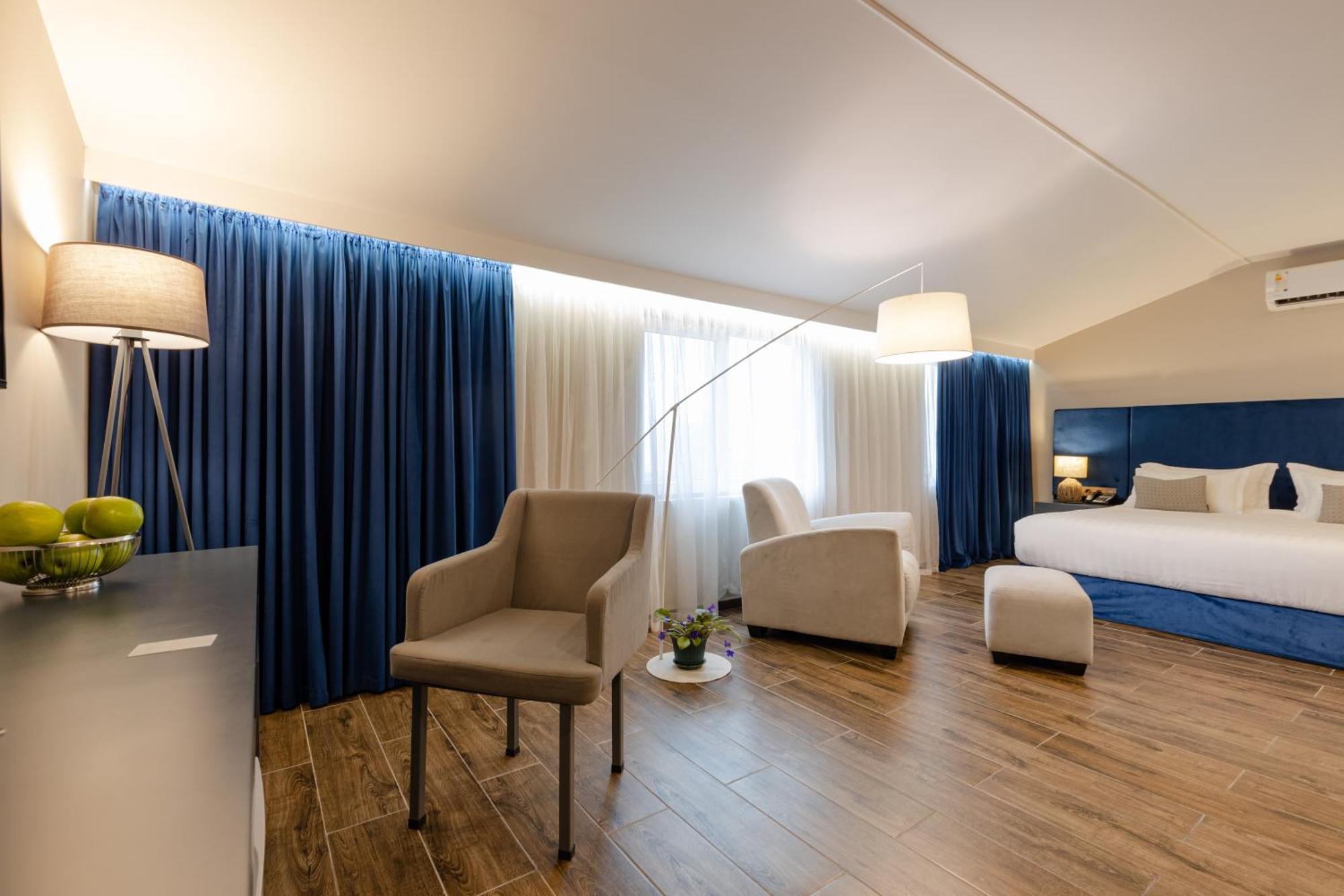Hotel Aisi บาทูมิ ภายนอก รูปภาพ