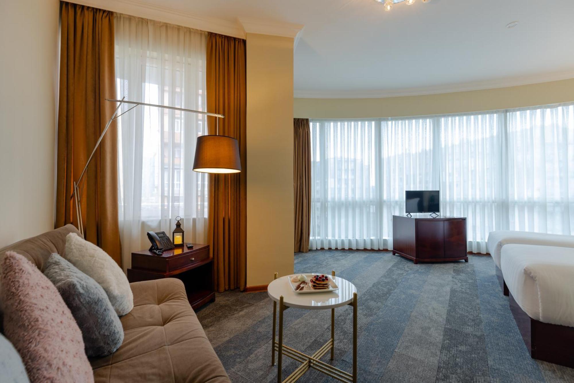 Hotel Aisi บาทูมิ ภายนอก รูปภาพ