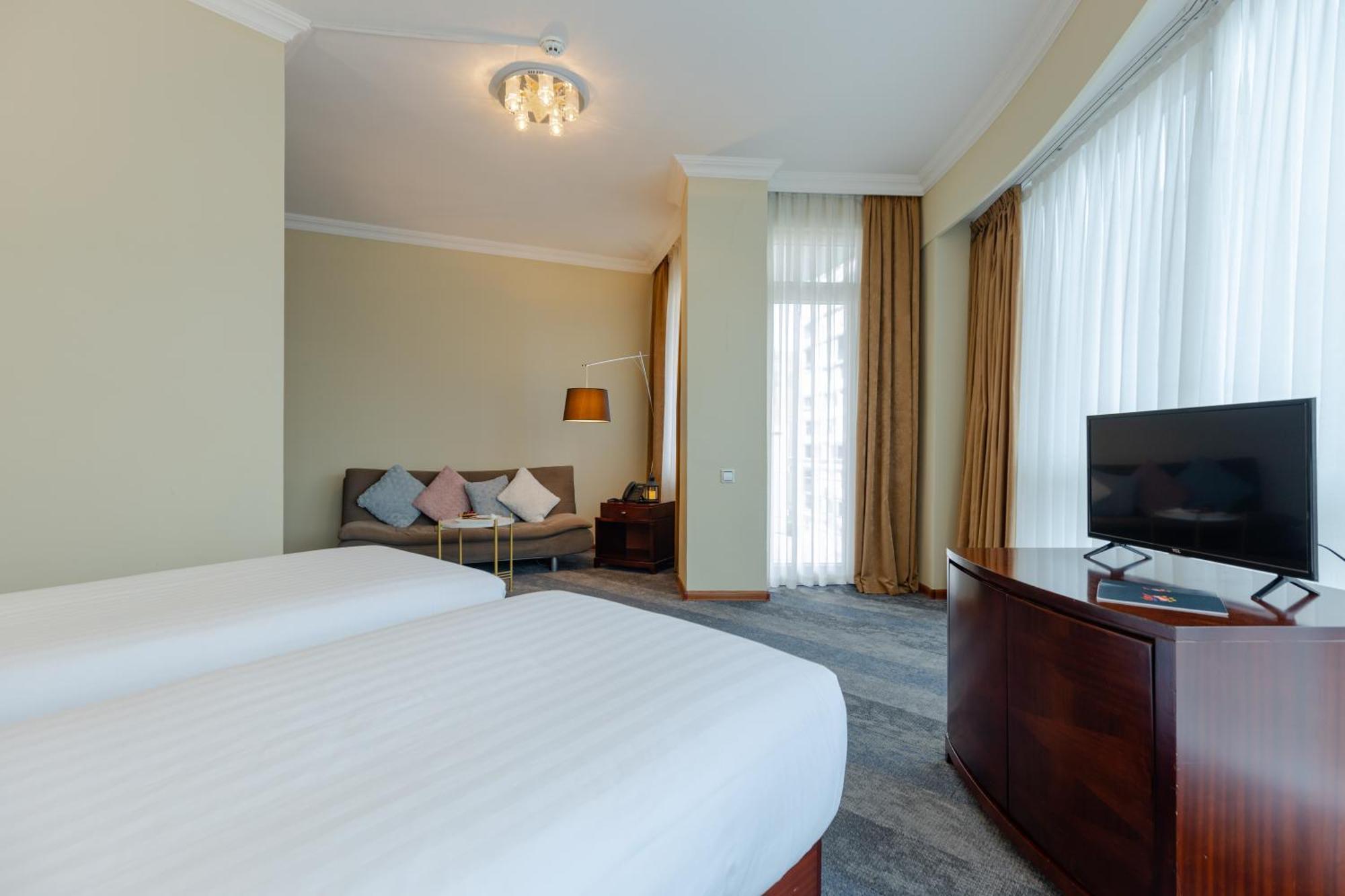 Hotel Aisi บาทูมิ ภายนอก รูปภาพ