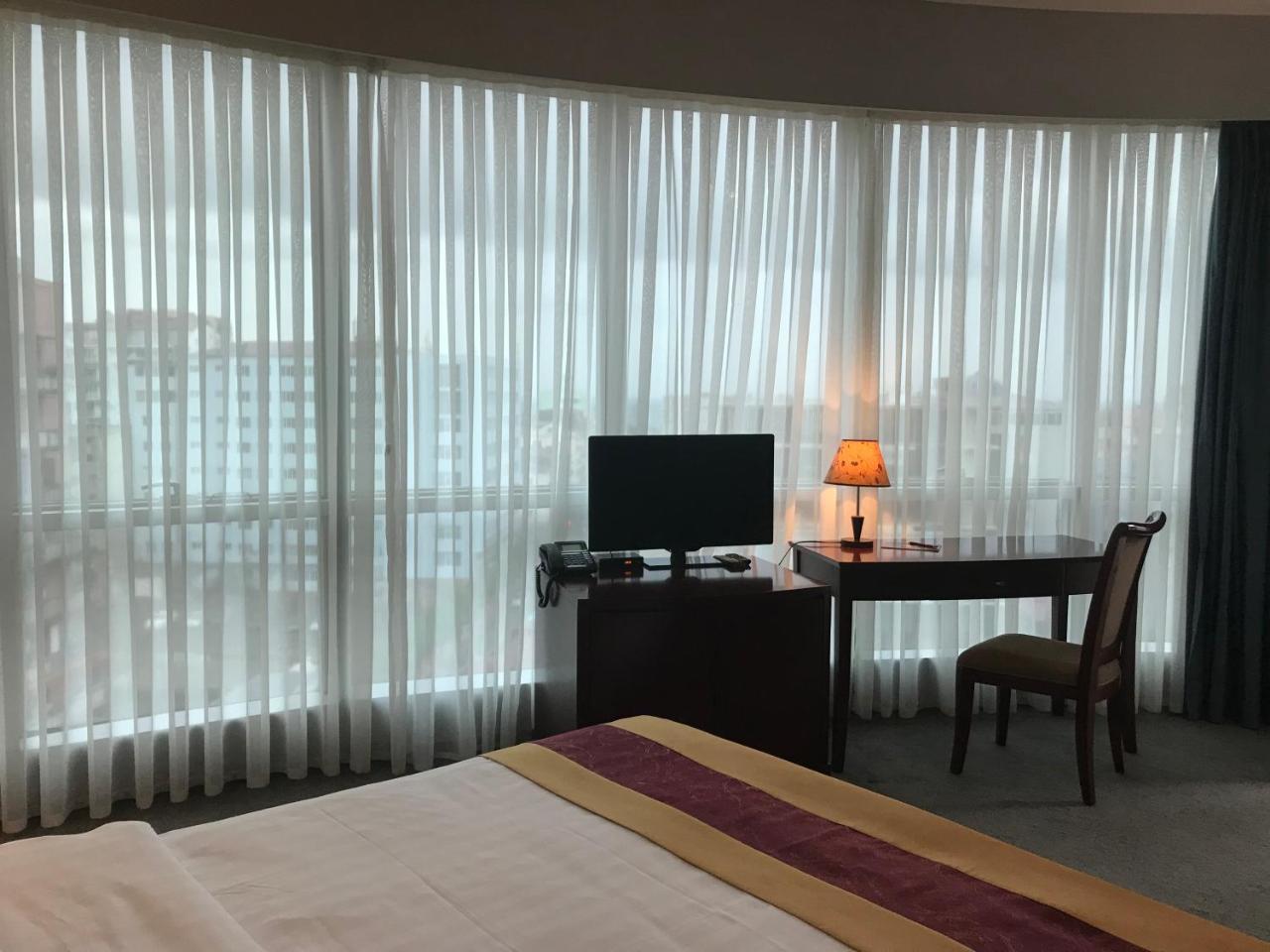 Hotel Aisi บาทูมิ ภายนอก รูปภาพ