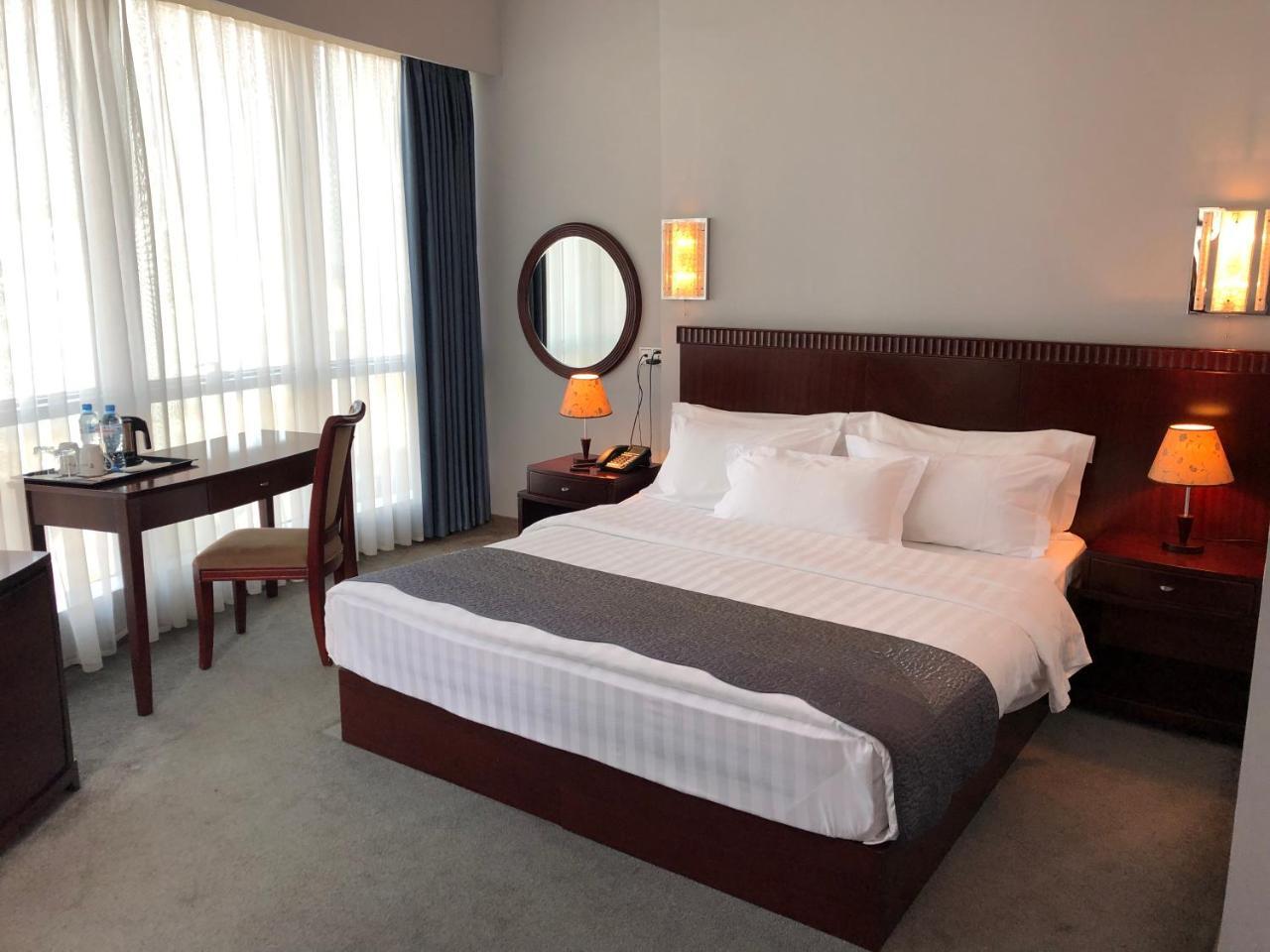 Hotel Aisi บาทูมิ ภายนอก รูปภาพ