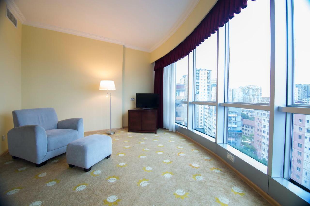 Hotel Aisi บาทูมิ ภายนอก รูปภาพ